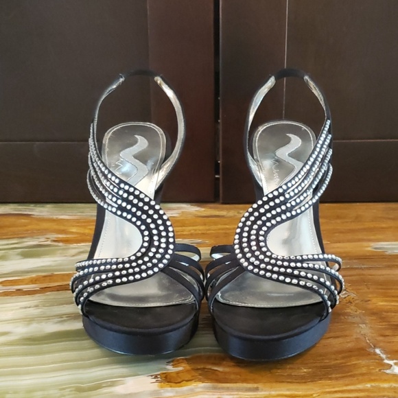 Sandals - Picture 2 of 4